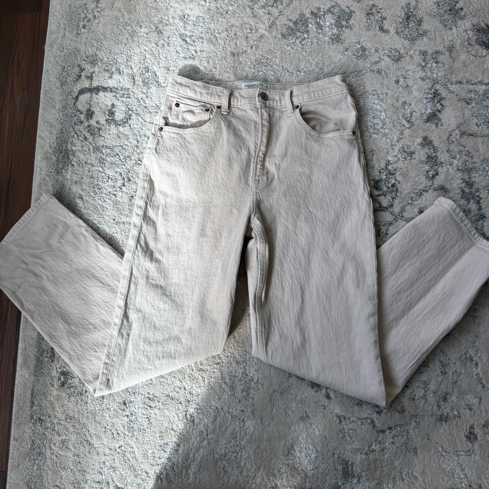 Abercrombie & Fitch Ultra High Rise 90s Straight jeans size 27/4s
